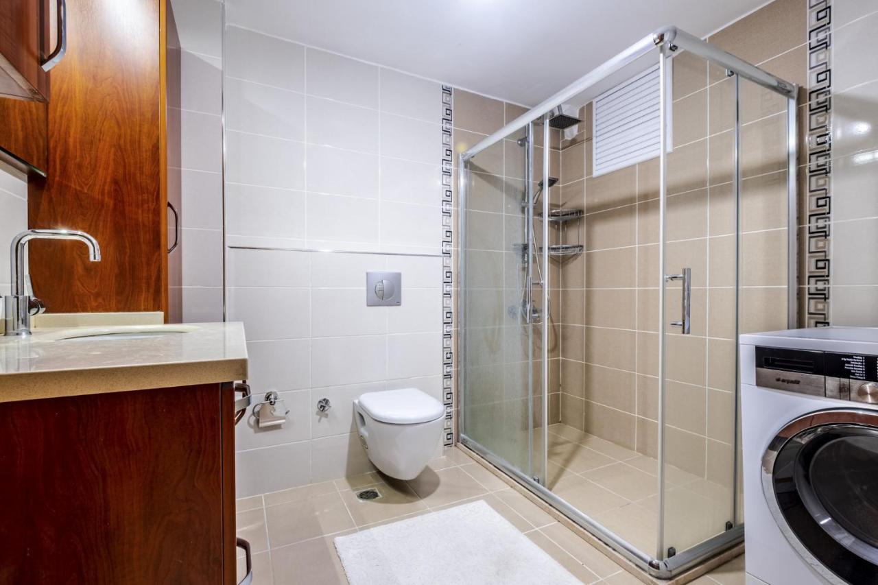Flat With Sea View Near Uskudar Ferry Station Istanbul Exterior photo